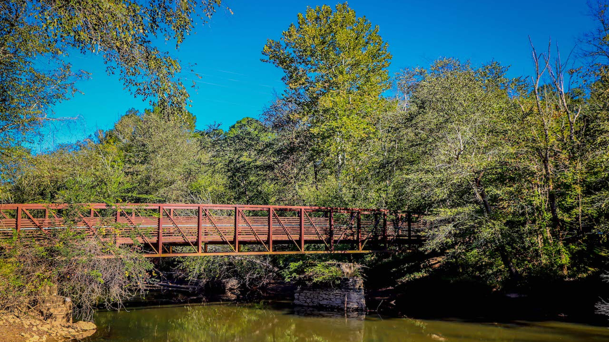 rope-mill Photo of the pedestrian bridge at Old Rope Mill Park spanning the Little River.